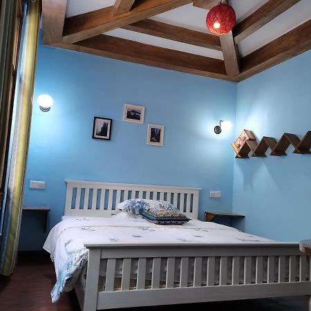 Zhangjiajie April Hostel Екстер'єр фото