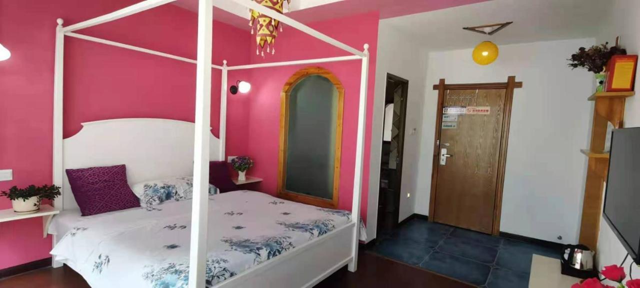 Zhangjiajie April Hostel Екстер'єр фото