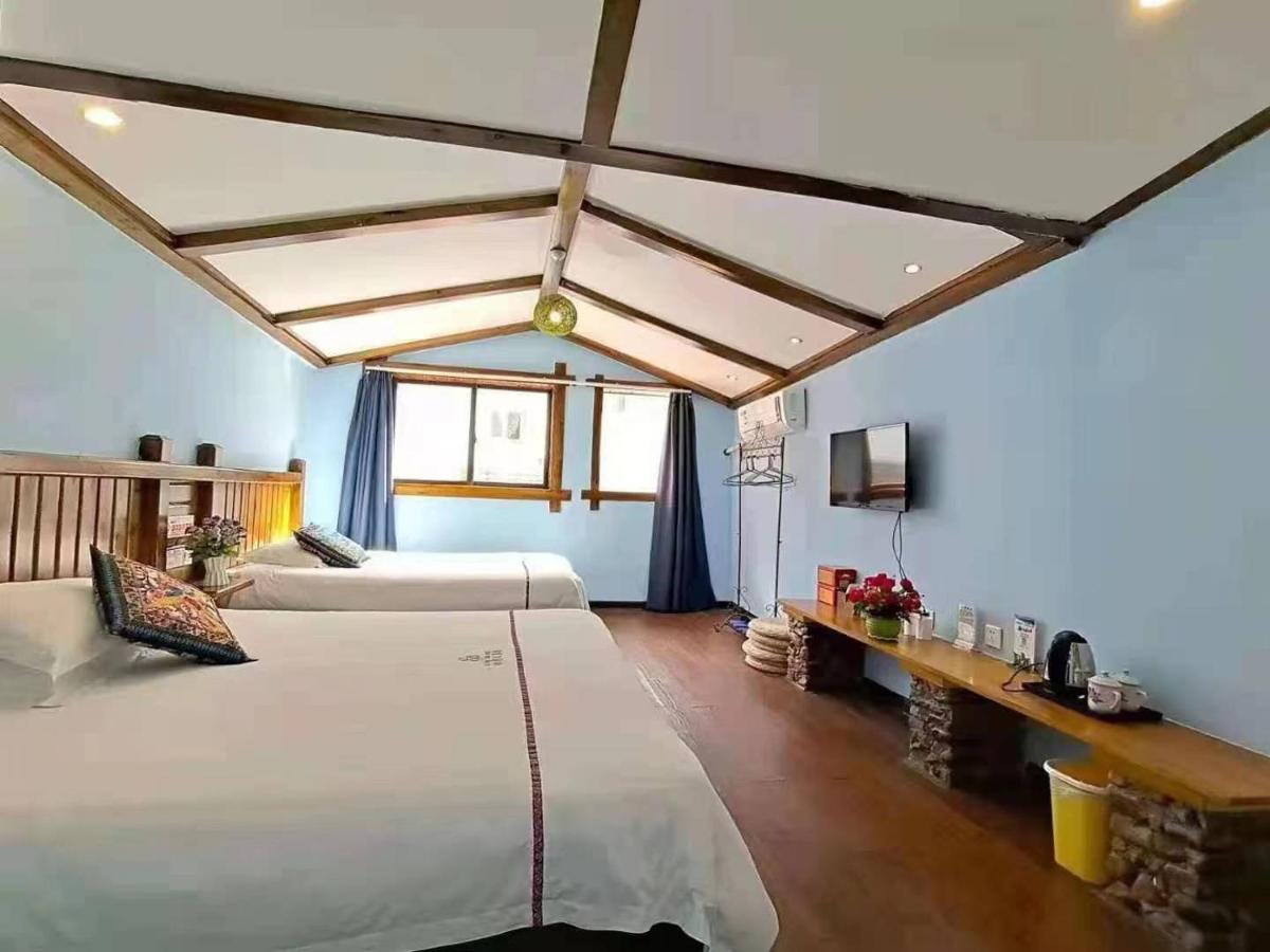 Zhangjiajie April Hostel Екстер'єр фото