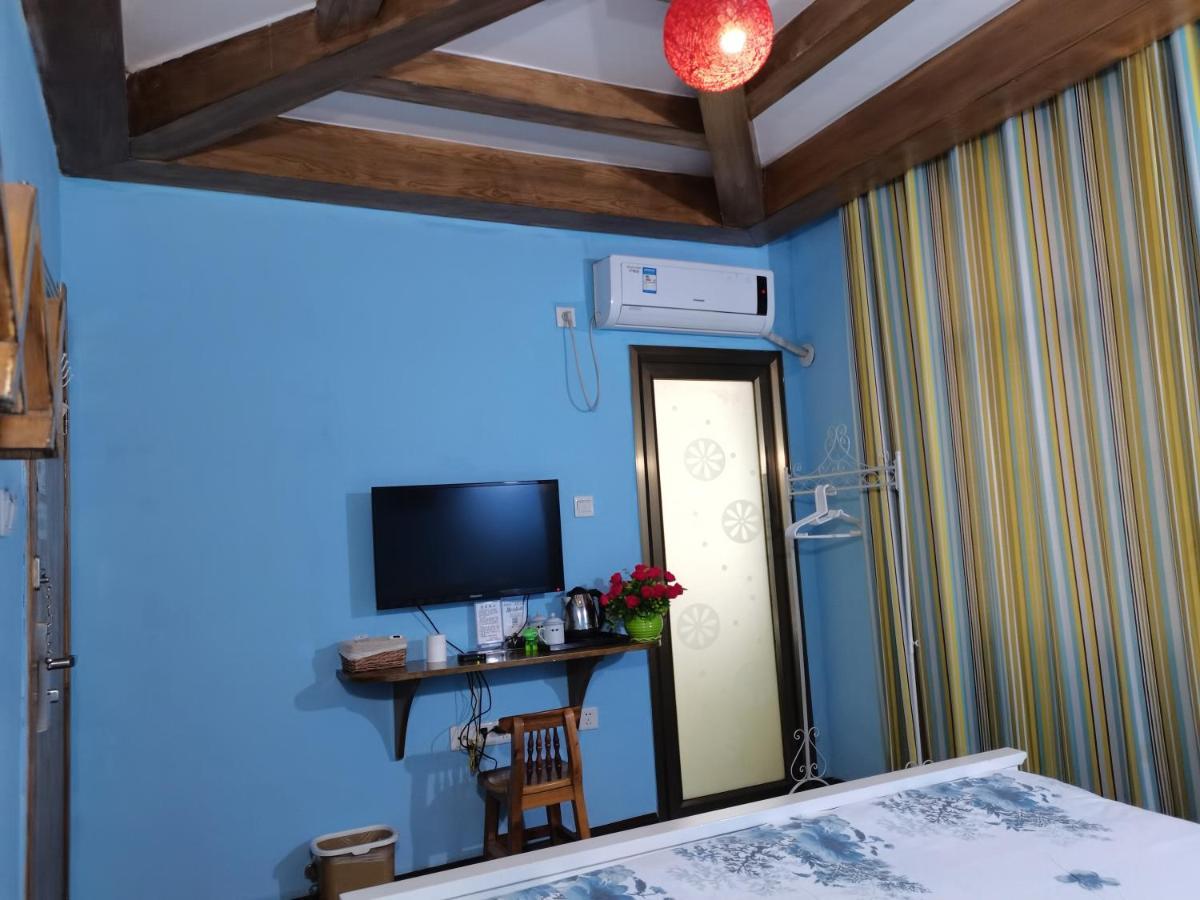 Zhangjiajie April Hostel Екстер'єр фото