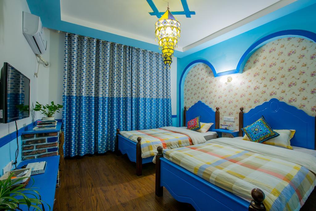 Zhangjiajie April Hostel Номер фото