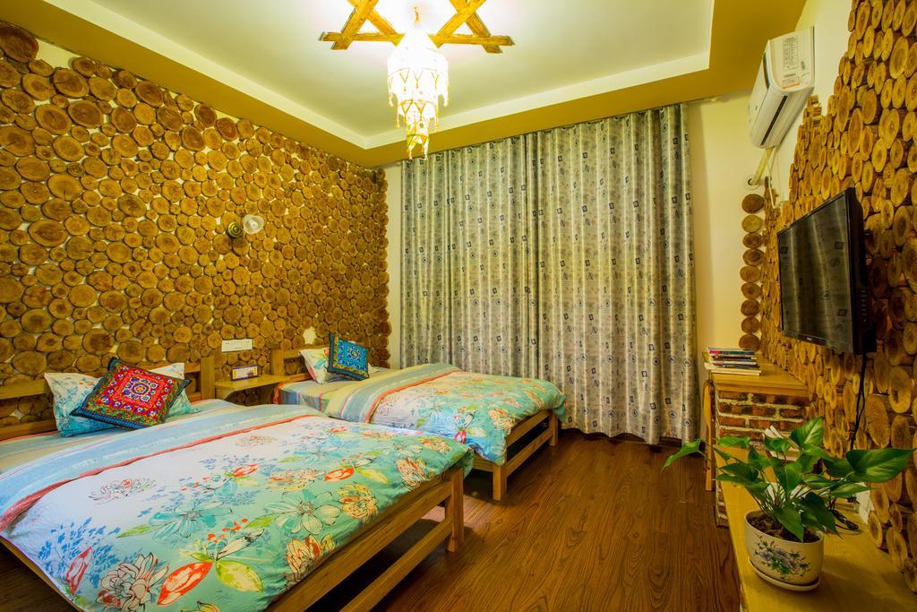 Zhangjiajie April Hostel Номер фото
