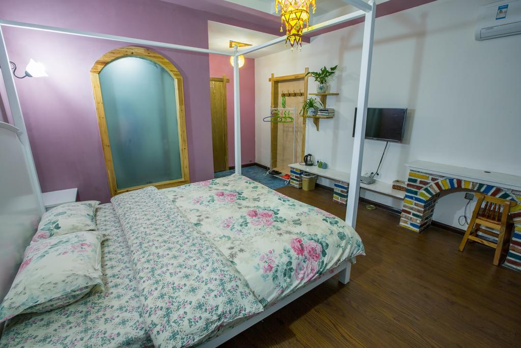 Zhangjiajie April Hostel Номер фото